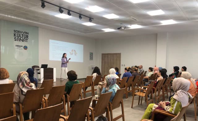 Serdivan’da Aile Yılı Seminerleri temmuz ayında da sürüyor