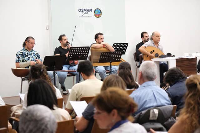 Serdivan'da Türk Müziği Korosu güz dönemine keyifli bir başlangıç yaptı