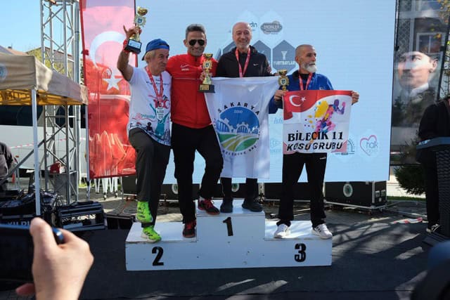 Sakarya Büyükşehir sporcularından Türkiye ve Avrupa dereceleri