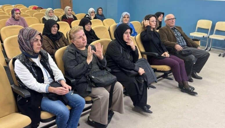 Uzmanlar ailelerin merak ettiği soruları cevapladı