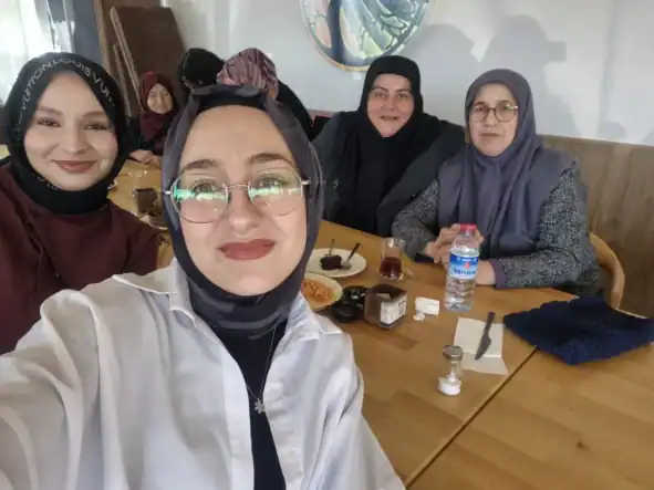 sau-ogrencilerinden-anlamli-davranis-sehit-aileleri-icin-yemek-programi-1763116202