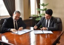 İki üniversite arasında resmi protokol imzalanmış, iş birliği ve akademik ortaklık sağlanıyor.