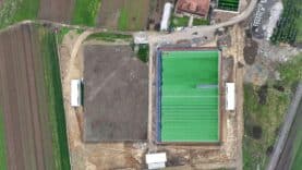 Amatör spor alanı, yeni futbol sahası ve spor kompleksleriyle dolu, gençler ve spor tutkunları için.