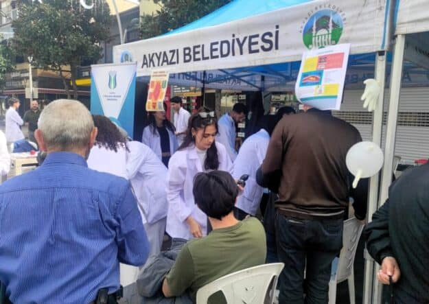 Akyazı Kuyumcular Caddesi’nde Sağlık Sokağı Etkinliğiyle Toplum Sağlığına Katkı