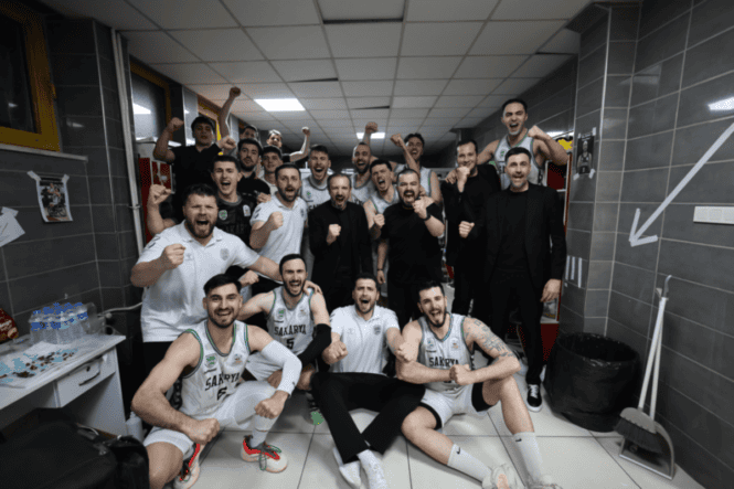 Sakarya Büyükşehir Basketbol, Yarı Final Serisinde İkinci Galibiyetini Kütahya Karşısında Aldı