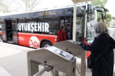 Sakarya’da Metrobüsler Ücretli Sistemde İlk Gününde de Yoğun Kullanıldı