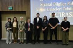 SAÜ Siyasal Bilgiler Fakültesi'nde Akademik Başarı Gösteren Öğrenciler İçin Belge Takdim Töreni Düzenlendi