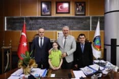 Serdivan’da 23 Nisan Ulusal Egemenlik ve Çocuk Bayramı’na Özel Anlamlı Tören