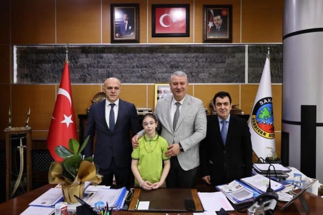 Serdivan’da 23 Nisan Ulusal Egemenlik ve Çocuk Bayramı’na Özel Anlamlı Tören