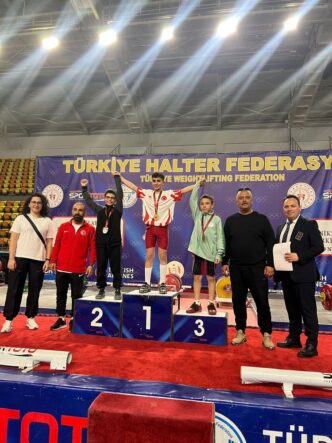 Muhammed Asım Ay, Serdivan’a Minikler Halter Şampiyonası’ndan Türkiye İkinciliği Getirdi