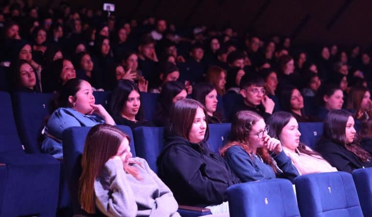 Sakarya’da 9. Liseler Arası Tiyatro Festivali Gösterimleri Tamamlandı, Ödüller 7 Mayıs’ta Açıklanacak
