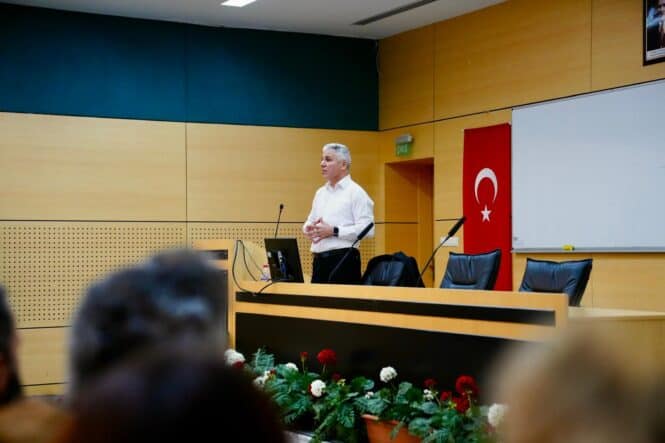 Sakarya Üniversitesi’nde Dijitalleşme ve Ulusal Güvenliğin Geleceği Akademik Konferansta Ele Alındı
