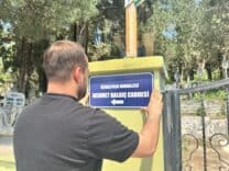 Serdivan’da Emek Veren İsimler Yeni Sokak Tabelalarında Yaşatılıyor